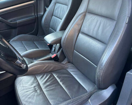 Черный Фольксваген Гольф, объемом двигателя 1.4 л и пробегом 148 тыс. км за 7800 $, фото 19 на Automoto.ua