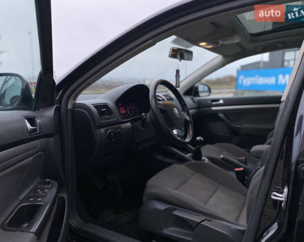 Черный Фольксваген Гольф, объемом двигателя 1.39 л и пробегом 312 тыс. км за 4899 $, фото 27 на Automoto.ua