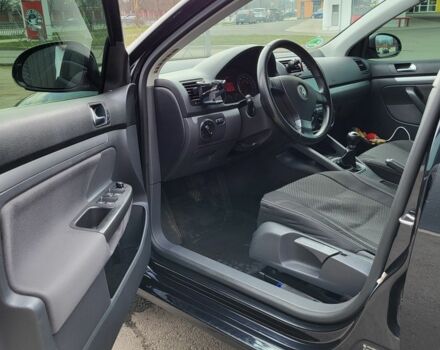 Черный Фольксваген Гольф, объемом двигателя 1.4 л и пробегом 199 тыс. км за 7000 $, фото 4 на Automoto.ua