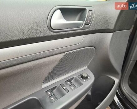 Черный Фольксваген Гольф, объемом двигателя 1.4 л и пробегом 223 тыс. км за 7350 $, фото 44 на Automoto.ua