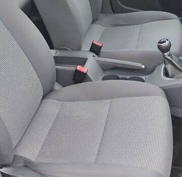 Чорний Фольксваген Гольф, об'ємом двигуна 1.6 л та пробігом 261 тис. км за 6800 $, фото 12 на Automoto.ua