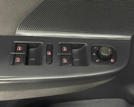 Черный Фольксваген Гольф, объемом двигателя 1.6 л и пробегом 265 тыс. км за 6999 $, фото 13 на Automoto.ua