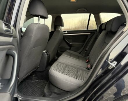 Черный Фольксваген Гольф, объемом двигателя 1.6 л и пробегом 276 тыс. км за 6300 $, фото 12 на Automoto.ua