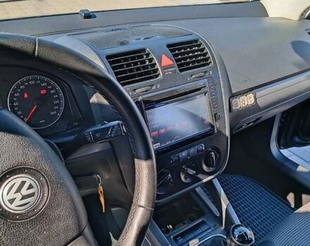 Черный Фольксваген Гольф, объемом двигателя 1.6 л и пробегом 224 тыс. км за 5200 $, фото 20 на Automoto.ua