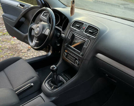 Черный Фольксваген Гольф, объемом двигателя 1.39 л и пробегом 290 тыс. км за 8200 $, фото 12 на Automoto.ua