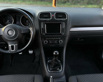 Черный Фольксваген Гольф, объемом двигателя 1.39 л и пробегом 290 тыс. км за 8200 $, фото 8 на Automoto.ua
