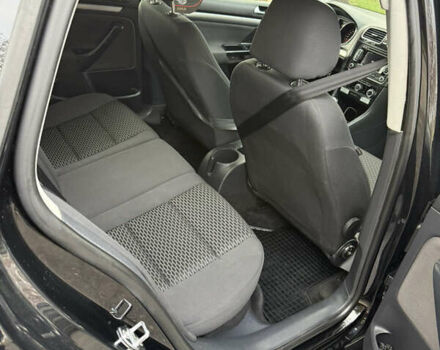 Черный Фольксваген Гольф, объемом двигателя 1.6 л и пробегом 364 тыс. км за 6500 $, фото 7 на Automoto.ua