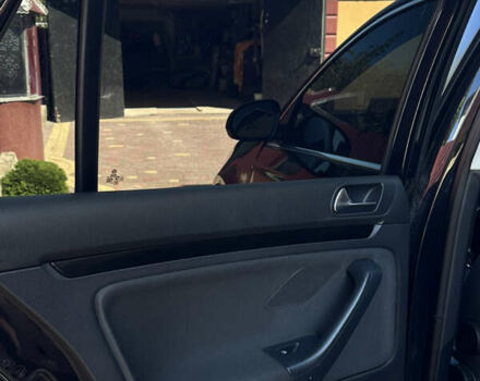 Черный Фольксваген Гольф, объемом двигателя 1.39 л и пробегом 190 тыс. км за 5850 $, фото 16 на Automoto.ua