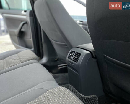 Черный Фольксваген Гольф, объемом двигателя 1.39 л и пробегом 312 тыс. км за 4899 $, фото 41 на Automoto.ua