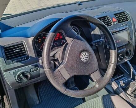 Черный Фольксваген Гольф, объемом двигателя 1.6 л и пробегом 224 тыс. км за 5200 $, фото 21 на Automoto.ua