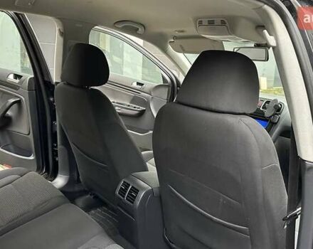 Черный Фольксваген Гольф, объемом двигателя 1.39 л и пробегом 302 тыс. км за 7500 $, фото 9 на Automoto.ua