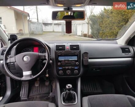 Черный Фольксваген Гольф, объемом двигателя 1.4 л и пробегом 264 тыс. км за 6400 $, фото 22 на Automoto.ua