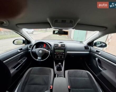 Черный Фольксваген Гольф, объемом двигателя 1.4 л и пробегом 223 тыс. км за 7350 $, фото 38 на Automoto.ua