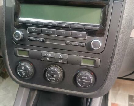 Черный Фольксваген Гольф, объемом двигателя 1.39 л и пробегом 198 тыс. км за 6200 $, фото 10 на Automoto.ua