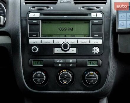 Черный Фольксваген Гольф, объемом двигателя 1.4 л и пробегом 173 тыс. км за 6700 $, фото 11 на Automoto.ua