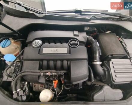 Черный Фольксваген Гольф, объемом двигателя 1.6 л и пробегом 214 тыс. км за 6600 $, фото 5 на Automoto.ua