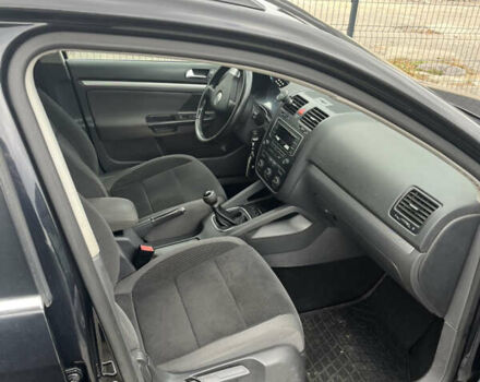 Черный Фольксваген Гольф, объемом двигателя 1.39 л и пробегом 210 тыс. км за 5150 $, фото 13 на Automoto.ua