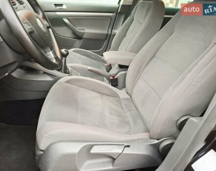 Черный Фольксваген Гольф, объемом двигателя 1.4 л и пробегом 223 тыс. км за 7350 $, фото 23 на Automoto.ua