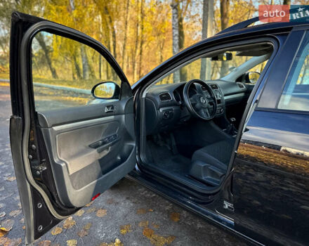 Фольксваген Гольф 2009 у Сумах на Automoto.ua Чорний Фольксваген Гольф, об'ємом двигуна 1.6 л та пробігом 238 тис. км за 6800 $, фото 53 на Automoto.ua