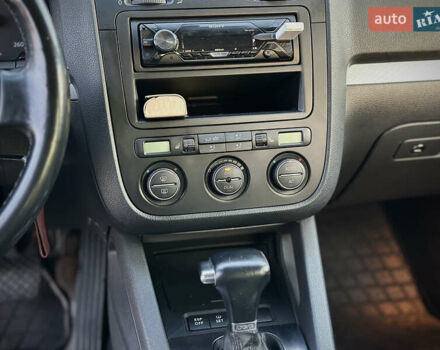 Чорний Фольксваген Гольф, об'ємом двигуна 1.39 л та пробігом 234 тис. км за 6800 $, фото 5 на Automoto.ua