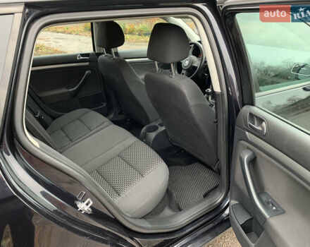 Черный Фольксваген Гольф, объемом двигателя 1.6 л и пробегом 239 тыс. км за 6999 $, фото 15 на Automoto.ua