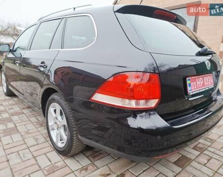 Черный Фольксваген Гольф, объемом двигателя 1.4 л и пробегом 223 тыс. км за 7350 $, фото 2 на Automoto.ua