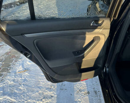 Чорний Фольксваген Гольф, об'ємом двигуна 1.6 л та пробігом 267 тис. км за 7500 $, фото 8 на Automoto.ua