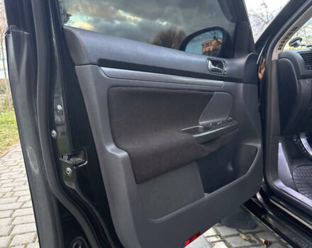 Черный Фольксваген Гольф, объемом двигателя 1.9 л и пробегом 263 тыс. км за 6200 $, фото 19 на Automoto.ua