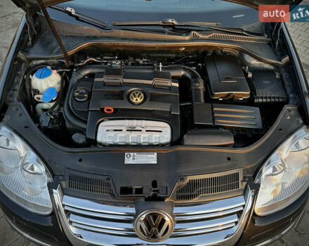 Чорний Фольксваген Гольф, об'ємом двигуна 1.39 л та пробігом 234 тис. км за 6800 $, фото 2 на Automoto.ua