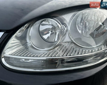 Черный Фольксваген Гольф, объемом двигателя 1.4 л и пробегом 260 тыс. км за 4350 $, фото 8 на Automoto.ua