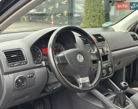 Черный Фольксваген Гольф, объемом двигателя 1.6 л и пробегом 261 тыс. км за 7200 $, фото 14 на Automoto.ua