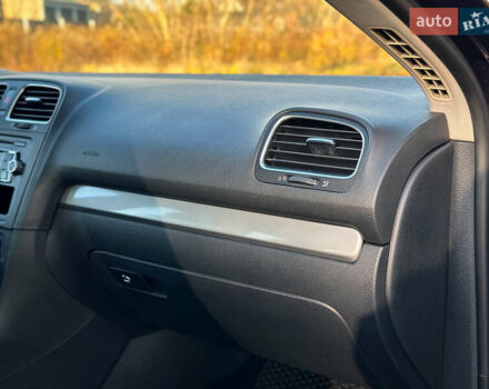 Фольксваген Гольф 2009 у Сумах на Automoto.ua Чорний Фольксваген Гольф, об'ємом двигуна 1.6 л та пробігом 238 тис. км за 6800 $, фото 45 на Automoto.ua