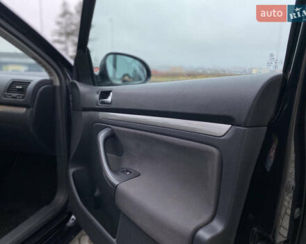 Черный Фольксваген Гольф, объемом двигателя 1.39 л и пробегом 312 тыс. км за 4899 $, фото 31 на Automoto.ua