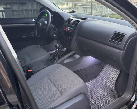 Черный Фольксваген Гольф, объемом двигателя 1.9 л и пробегом 263 тыс. км за 6200 $, фото 22 на Automoto.ua