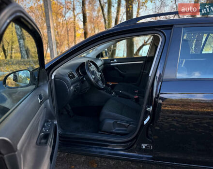 Фольксваген Гольф 2009 у Сумах на Automoto.ua Чорний Фольксваген Гольф, об'ємом двигуна 1.6 л та пробігом 238 тис. км за 6800 $, фото 65 на Automoto.ua