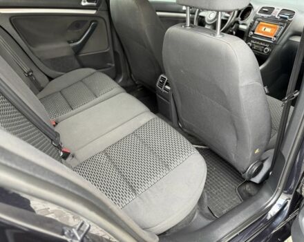 Черный Фольксваген Гольф, объемом двигателя 1.6 л и пробегом 276 тыс. км за 6300 $, фото 18 на Automoto.ua