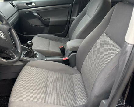 Черный Фольксваген Гольф, объемом двигателя 1.4 л и пробегом 260 тыс. км за 4350 $, фото 14 на Automoto.ua