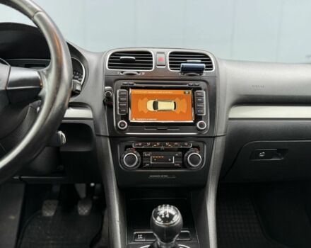 Черный Фольксваген Гольф, объемом двигателя 1.6 л и пробегом 276 тыс. км за 6300 $, фото 10 на Automoto.ua