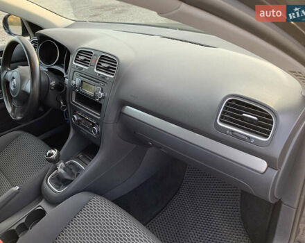 Чорний Фольксваген Гольф, об'ємом двигуна 1.6 л та пробігом 239 тис. км за 6799 $, фото 17 на Automoto.ua