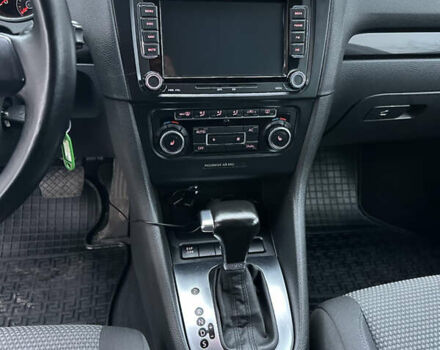 Черный Фольксваген Гольф, объемом двигателя 1.6 л и пробегом 248 тыс. км за 8199 $, фото 29 на Automoto.ua