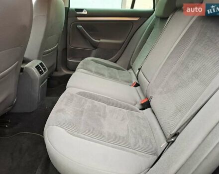 Черный Фольксваген Гольф, объемом двигателя 1.4 л и пробегом 223 тыс. км за 7350 $, фото 26 на Automoto.ua