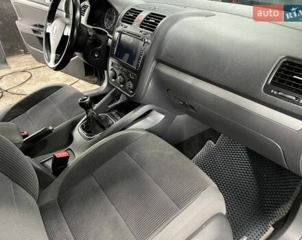 Черный Фольксваген Гольф, объемом двигателя 1.4 л и пробегом 211 тыс. км за 5350 $, фото 10 на Automoto.ua