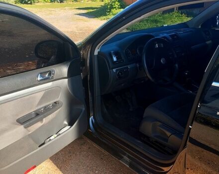 Черный Фольксваген Гольф, объемом двигателя 1.4 л и пробегом 247 тыс. км за 5800 $, фото 6 на Automoto.ua