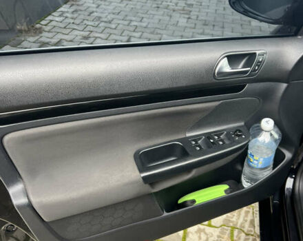 Черный Фольксваген Гольф, объемом двигателя 1.6 л и пробегом 242 тыс. км за 7600 $, фото 20 на Automoto.ua