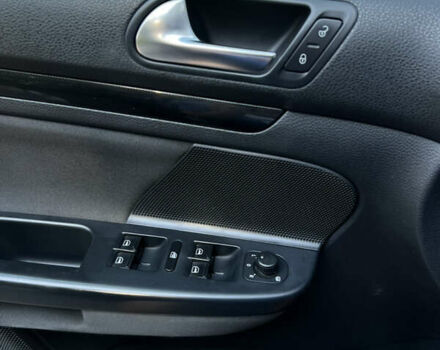 Чорний Фольксваген Гольф, об'ємом двигуна 1.97 л та пробігом 330 тис. км за 9499 $, фото 11 на Automoto.ua