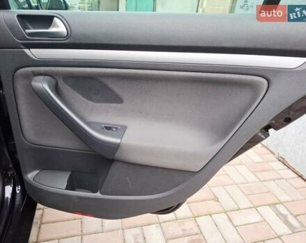 Черный Фольксваген Гольф, объемом двигателя 1.4 л и пробегом 223 тыс. км за 7350 $, фото 37 на Automoto.ua