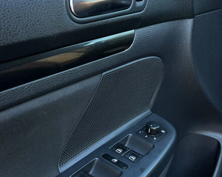 Черный Фольксваген Гольф, объемом двигателя 1.39 л и пробегом 190 тыс. км за 5850 $, фото 18 на Automoto.ua