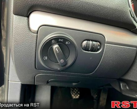 Черный Фольксваген Гольф, объемом двигателя 1.2 л и пробегом 217 тыс. км за 5500 $, фото 5 на Automoto.ua