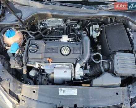 Черный Фольксваген Гольф, объемом двигателя 1.4 л и пробегом 199 тыс. км за 8000 $, фото 32 на Automoto.ua