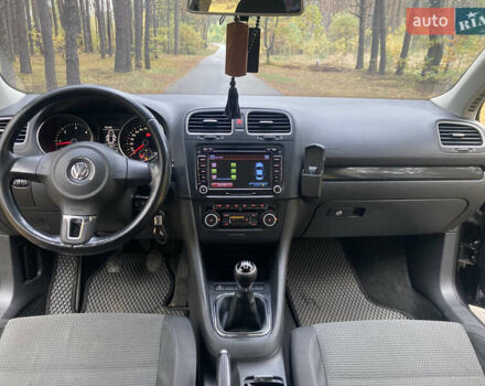 Черный Фольксваген Гольф, объемом двигателя 1.6 л и пробегом 269 тыс. км за 6600 $, фото 6 на Automoto.ua
